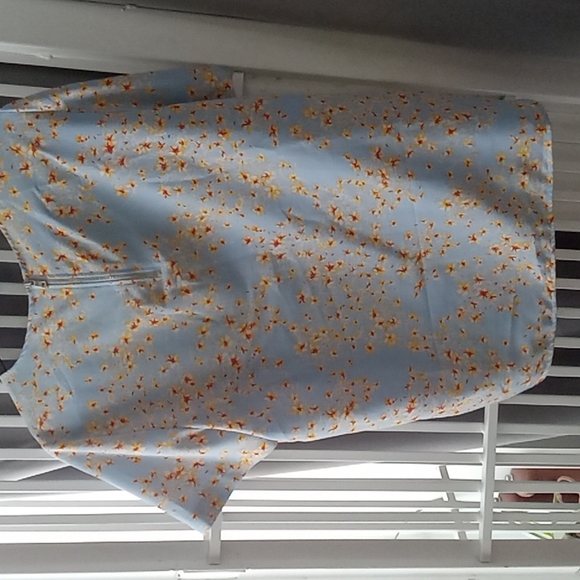 *last week - moving sale* ZARA light blue floral top size M 5 for 10 - Picture 3 of 4